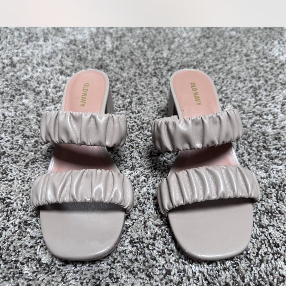 EUC Old Navy Women's Mocha Taffy Slide Sandals, Size 6